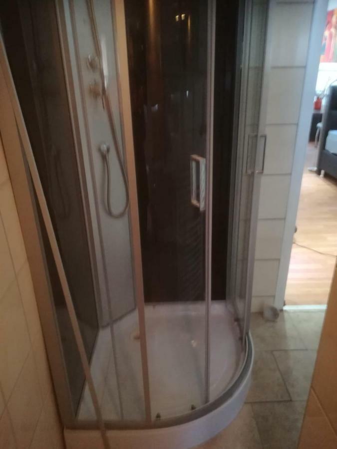 Zentral Gelegene Wohnung In Velbert-Mitte Esterno foto